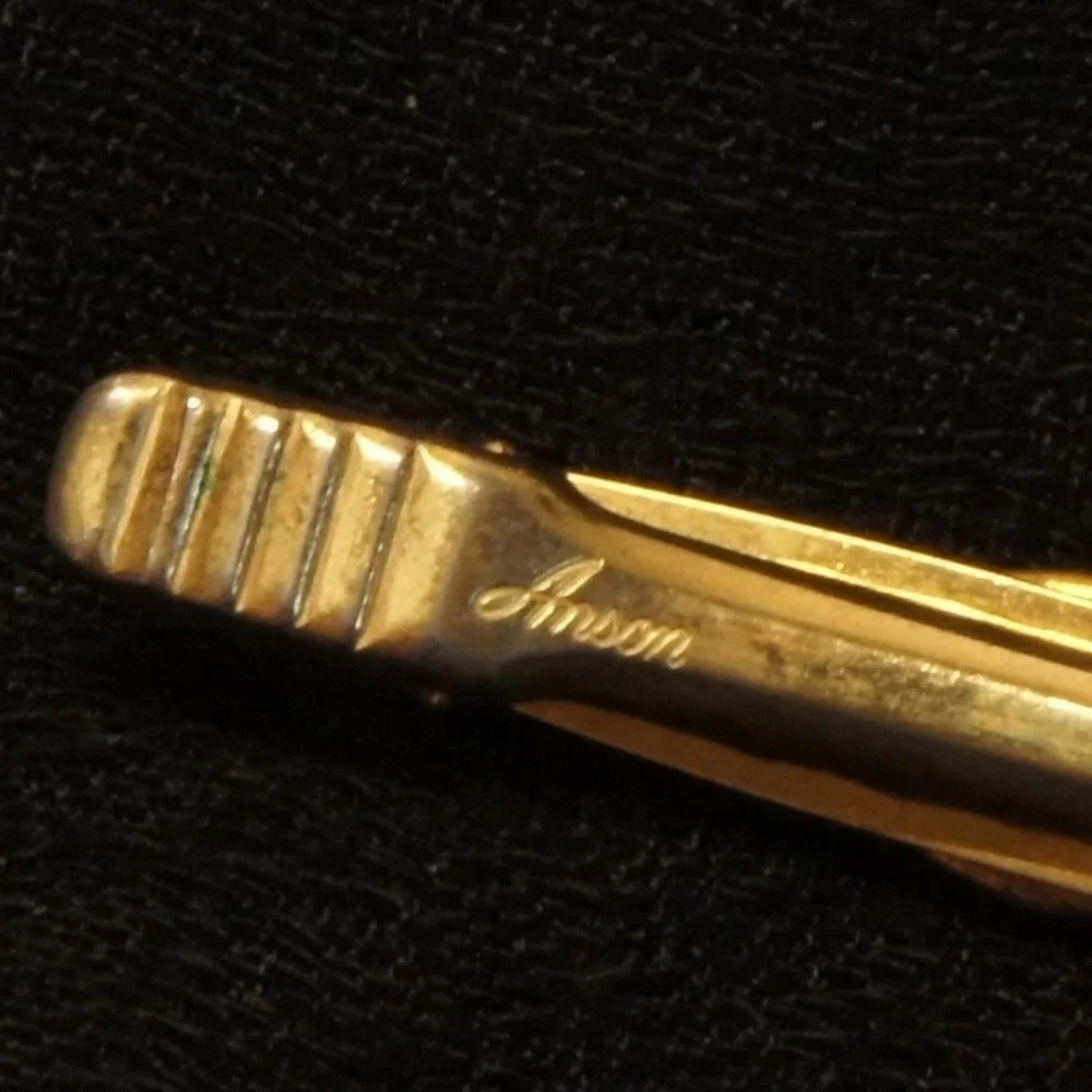 Vintage Anson Tie‎ Clip Gold Tone Red Cabochon Stone Textured Bar